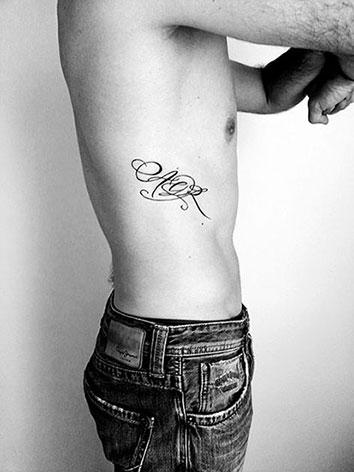 photos tatouages, calligraphie tatouage lettres, calligraphe professionnel paris, calligraphe mode, calligraphe défilé, calligraphie tatouage paris, artiste calligraphe parisien