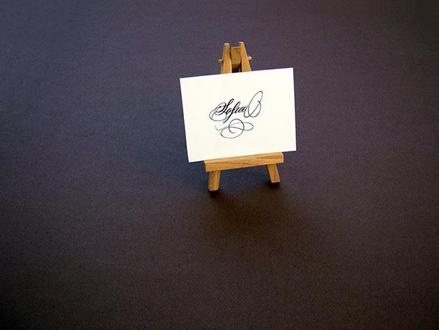 Calligraphie marque places, calligraphie cartons de table, calligraphie plan de tables, calligraphie noms de table, calligraphie mariage paris, calligraphe mariage paris, marque places calligraphie mariage