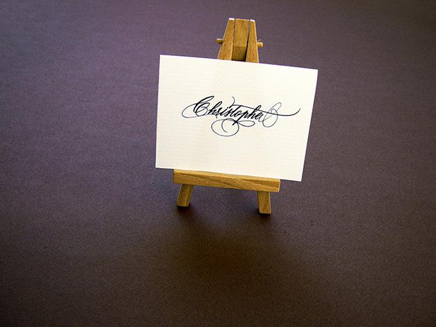 Calligraphie marque places, calligraphie cartons de table, calligraphie plan de tables, calligraphie noms de table, calligraphie mariage paris, calligraphe mariage paris, marque places calligraphie mariage