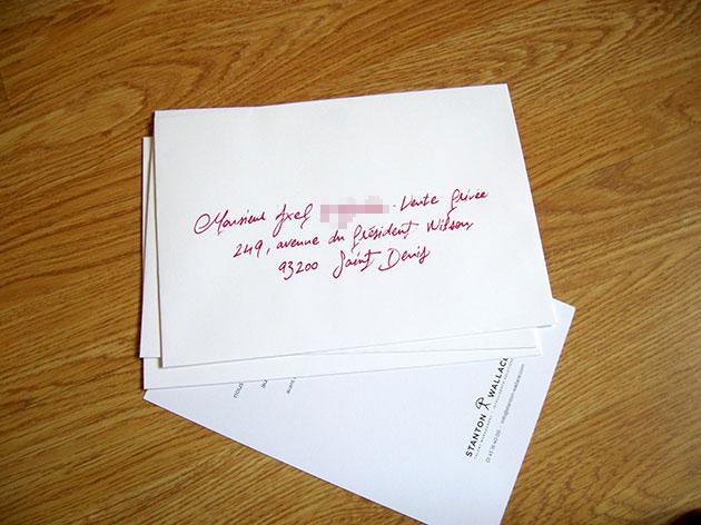 calligraphe enveloppe mariage, calligraphie enveloppes mariage, calligraphe professionnel paris, calligraphie enveloppes, invitations calligraphiées, enveloppes calligraphiées