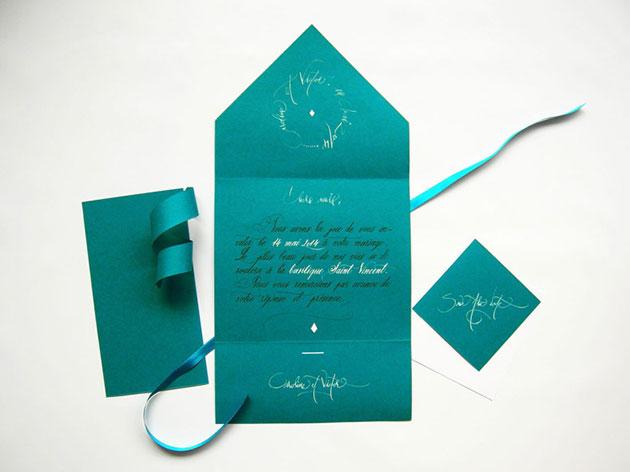 calligraphie enveloppe, calligraphie invitation, calligraphe paris mode, calligraphe professionnel paris, enveloppes invitations calligraphiées, invitation enveloppe calligraphiée, calligraphe invitation défilé