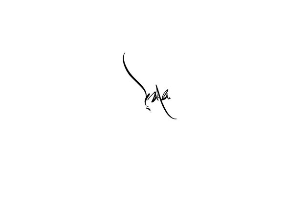 one word tattoo, tatouage initiales LMAM, tatouages lettres M, tattoo design gallery, tatuering, tatuajes mujer, calligraphie paris calligraphe